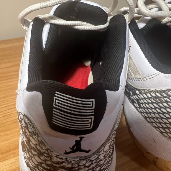 Jordan 11 Retro Light Bone Snakeskin size 11 - Picture 6 of 7